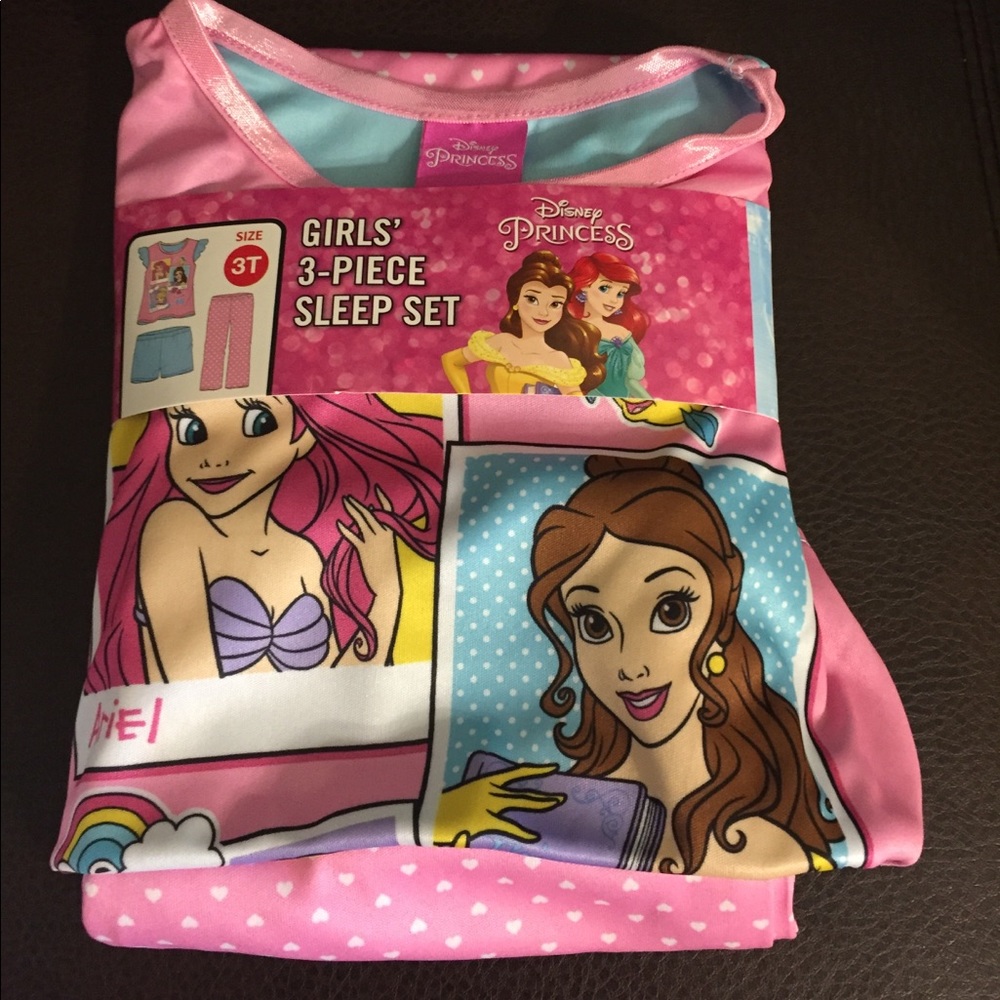 🔴 Disney princess 3 piece pajama brand new